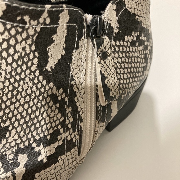 Arizona Jean Compan Snakeskin Boots Size 8 - Picture 2 of 8